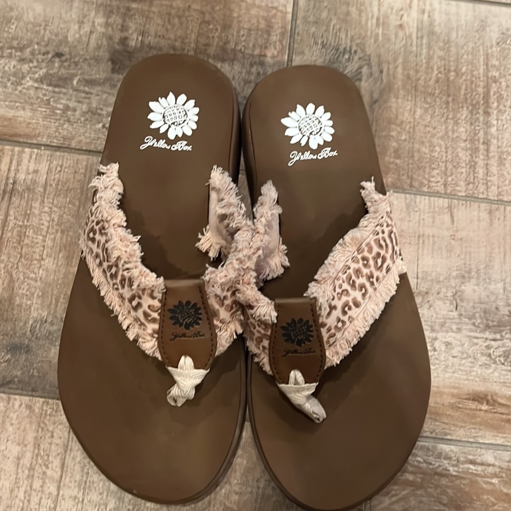Yellow Box Leopard Print Flip Flops - Picture 2 of 4